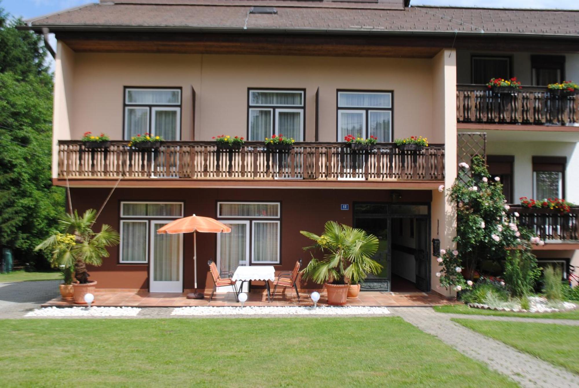 Ferienhaus Michor Latschach ober dem Faakersee Luaran gambar