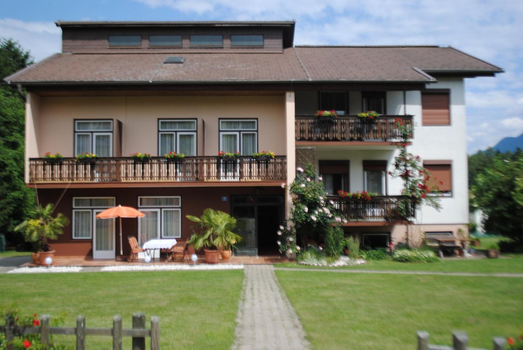 Ferienhaus Michor Latschach ober dem Faakersee Luaran gambar
