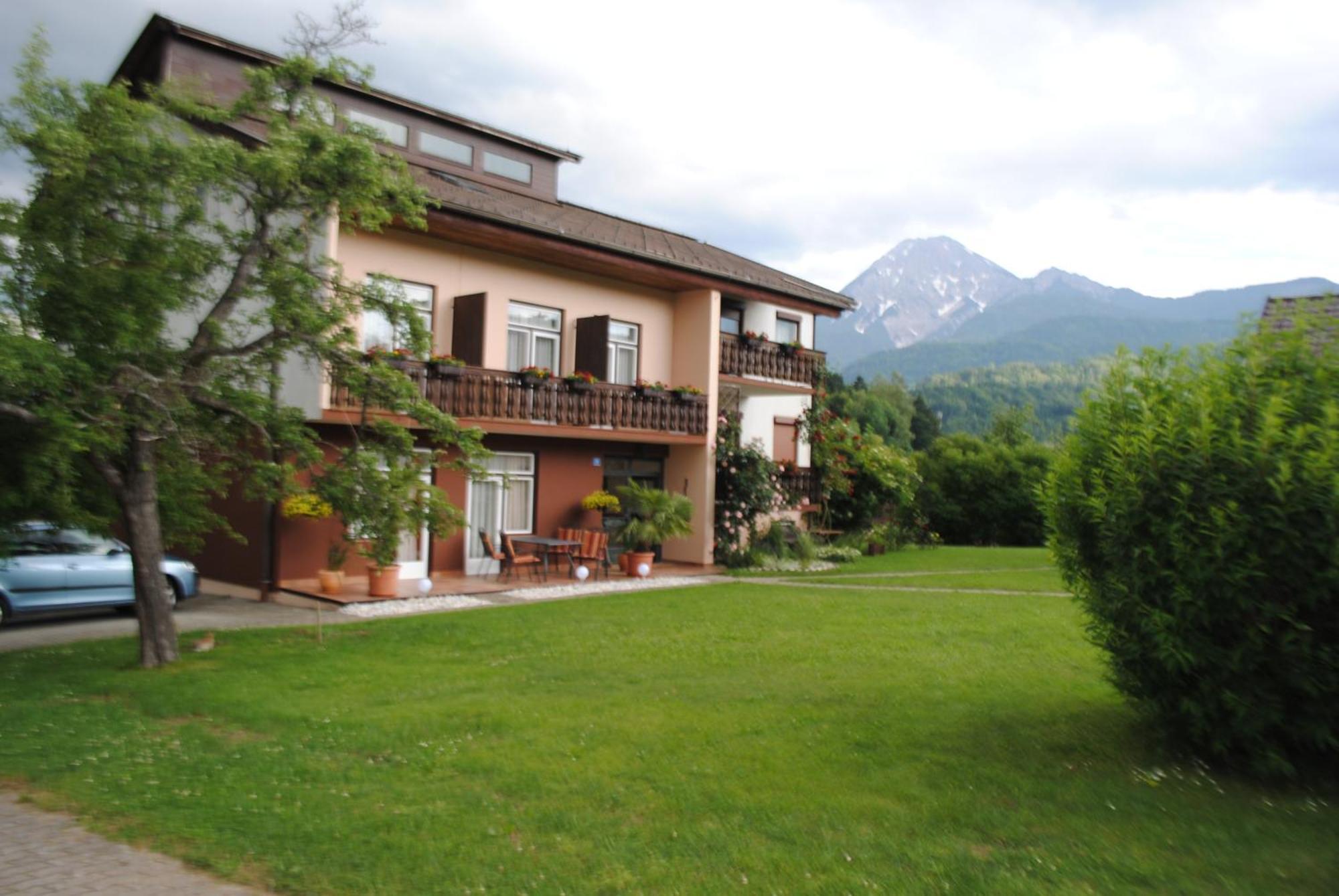 Ferienhaus Michor Latschach ober dem Faakersee Luaran gambar