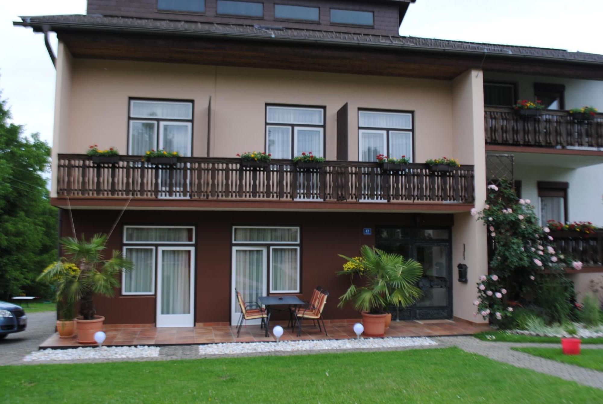 Ferienhaus Michor Latschach ober dem Faakersee Luaran gambar