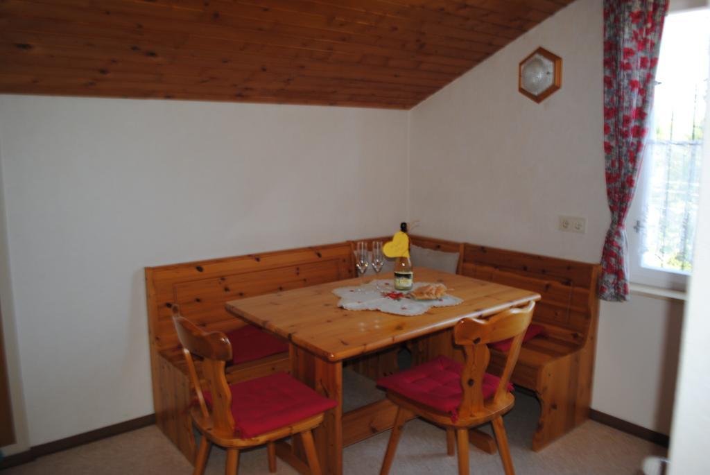 Ferienhaus Michor Latschach ober dem Faakersee Bilik gambar