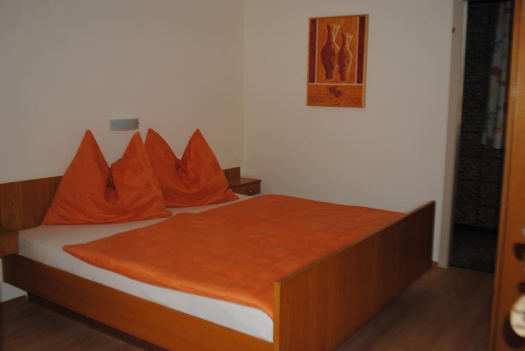 Ferienhaus Michor Latschach ober dem Faakersee Bilik gambar