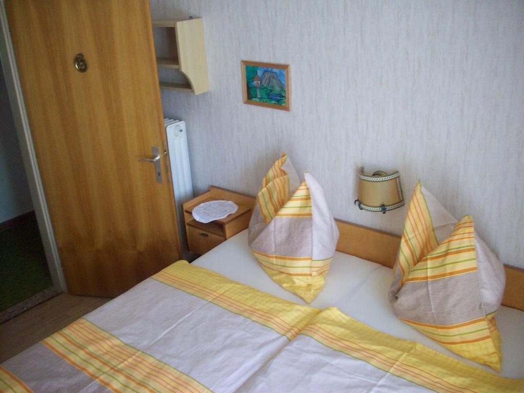 Ferienhaus Michor Latschach ober dem Faakersee Bilik gambar